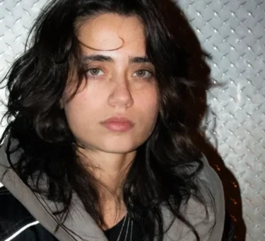 Tronditëse! Artistja kosovare ndërron jetë vetëm 25 vjeçe, pas betejës së vështirë me tumorin